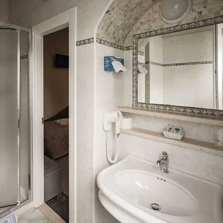 Belvedere Hotel 3*